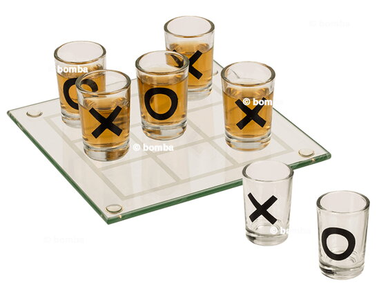 Glas-Trinkspiel Tic Tac Toe mit 9 Schnapsgläsern