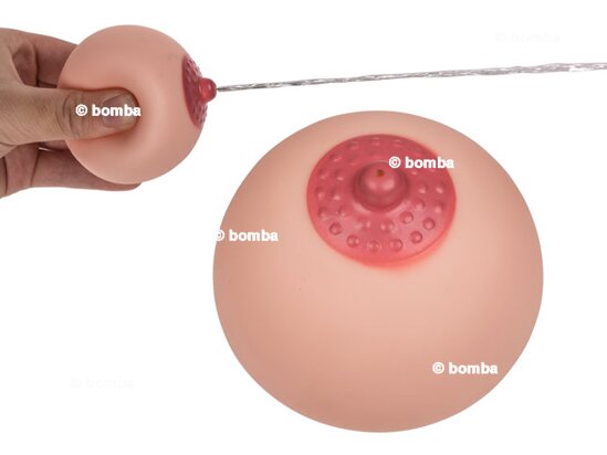 Spritzball in Brustform