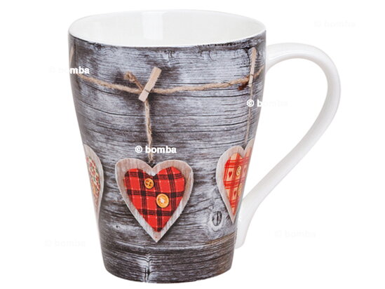 Kaffeetasse im Landhausstil mit Herzen