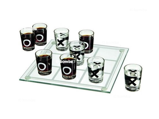 Glas-Trinkspiel Tic Tac Toe mit 9 Gläsern
